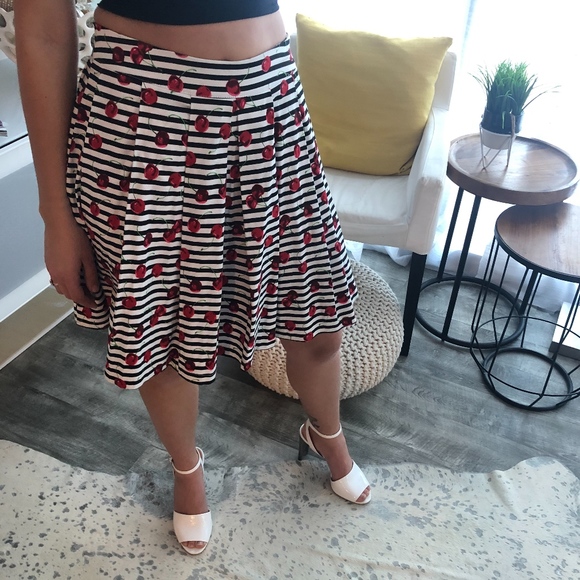 Cherry Bomb Skirt - Picture 2 of 5